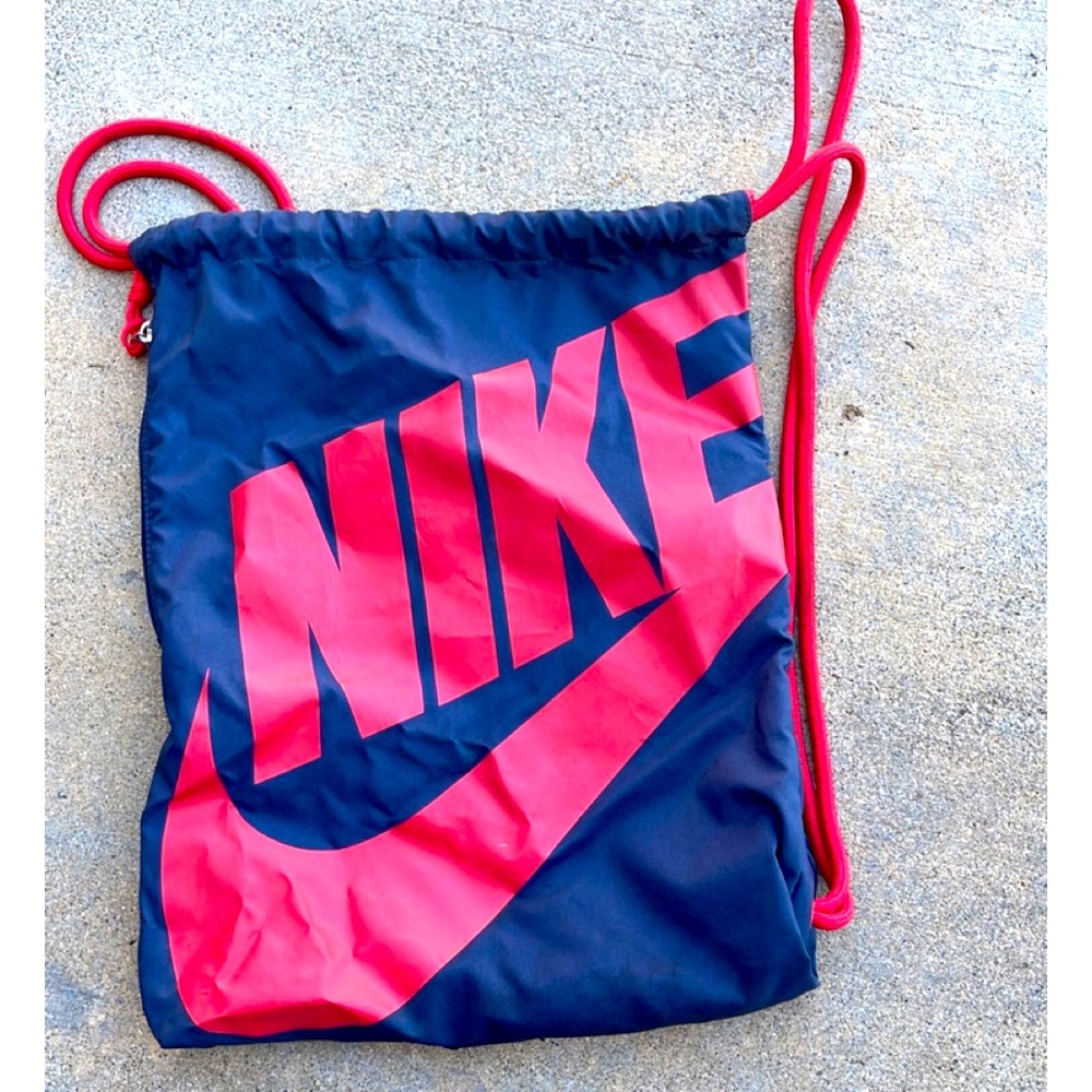Nike Futura Sneakerbag